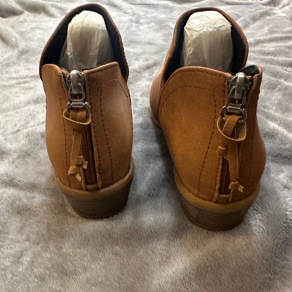 Elegant Tan Ankle Booties - Picture 3 of 3